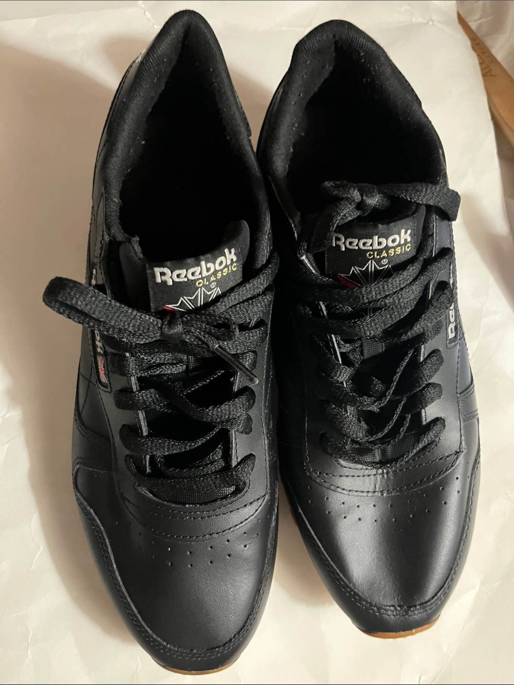Reebok Black Classic Leather Trainers with Subtle Logo